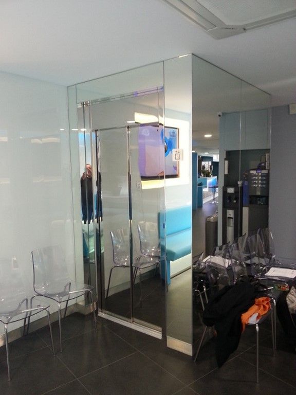 EPMR pour ERP en structure inox miroir  dans un Centre Médical à PARIS